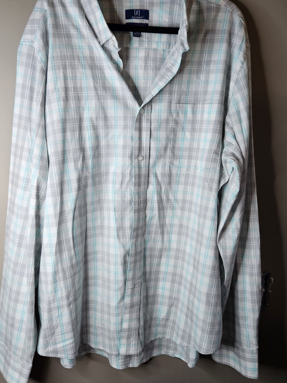 Men's Light Gray Plaid Button-Down Shirt - Mint Accents